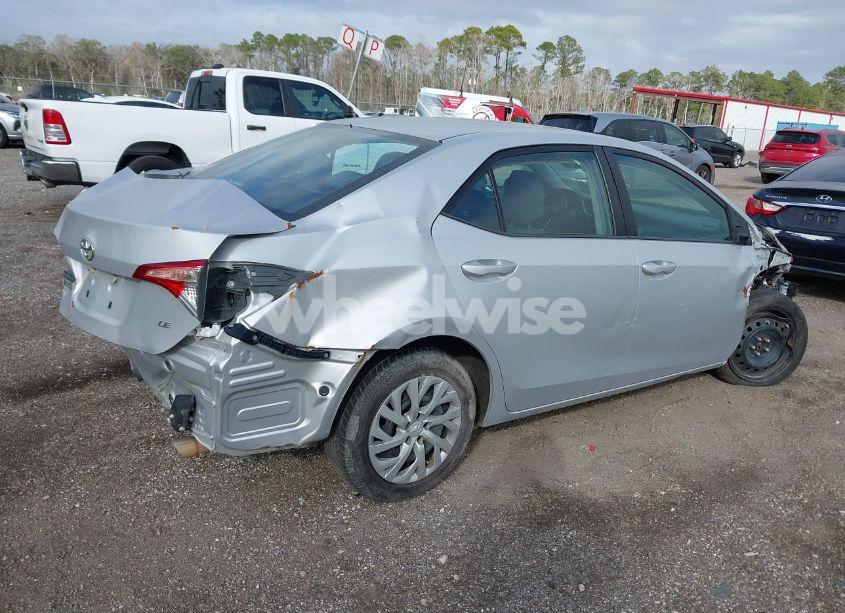 Photo 4 of 2018 Toyota Corolla LE (VIN 2T1BURHE8JC118807)