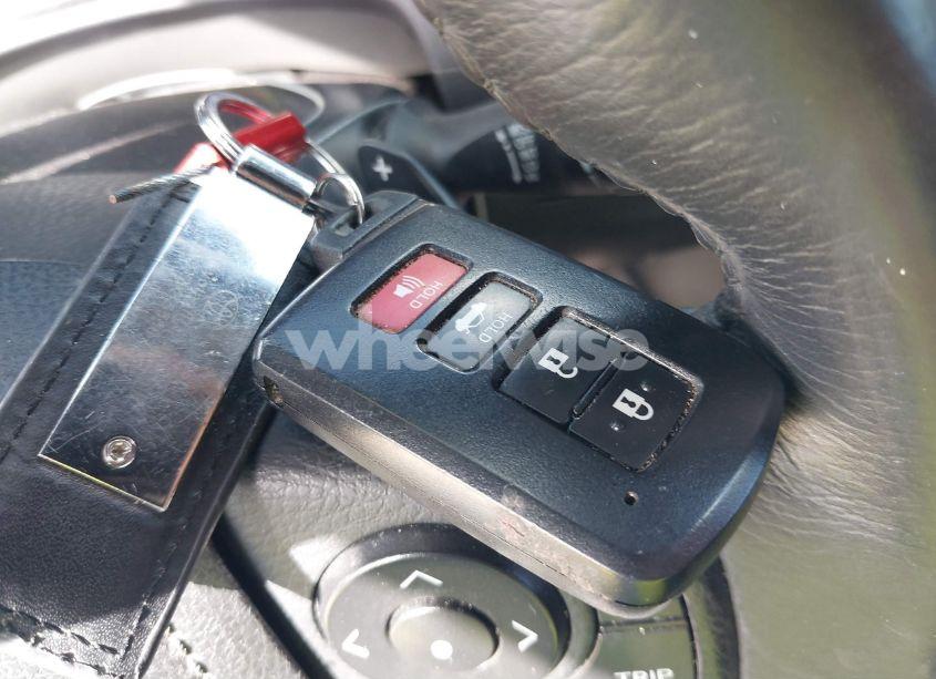 Photo 11 of 2018 Toyota Corolla SE (VIN 2T1BURHE8JC968906)