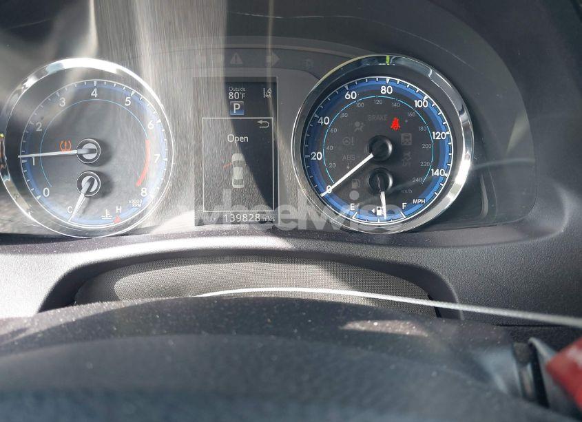 Photo 7 of 2018 Toyota Corolla SE (VIN 2T1BURHE8JC968906)