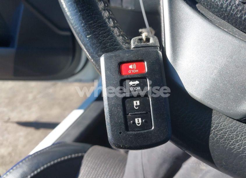 Photo 11 of 2018 Toyota Corolla SE (VIN 2T1BURHE8JC978108)