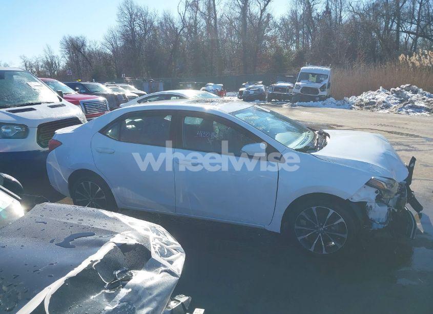 Photo 14 of 2018 Toyota Corolla SE (VIN 2T1BURHE8JC978108)