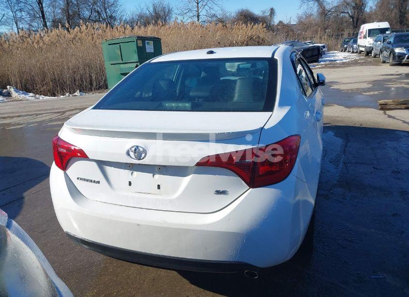 Photo 17 of 2018 Toyota Corolla SE (VIN 2T1BURHE8JC978108)