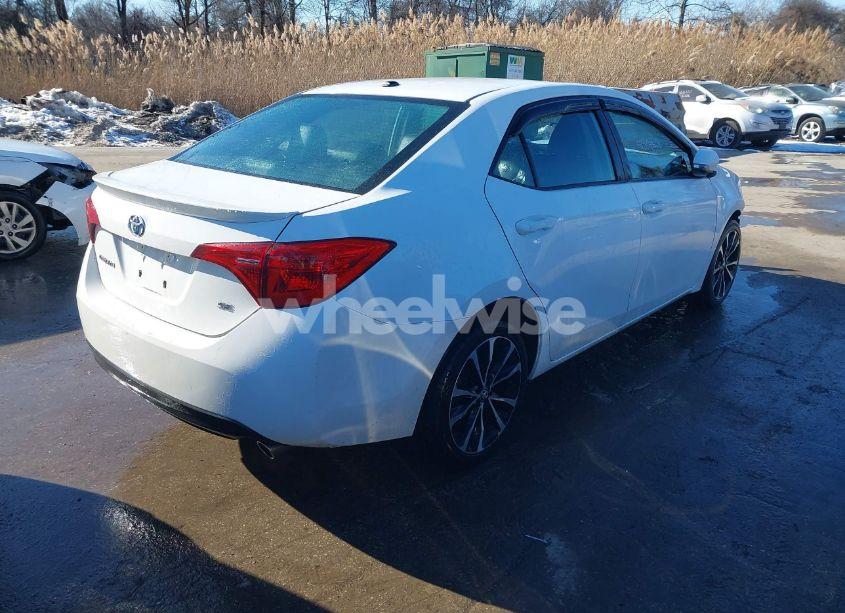 Photo 4 of 2018 Toyota Corolla SE (VIN 2T1BURHE8JC978108)