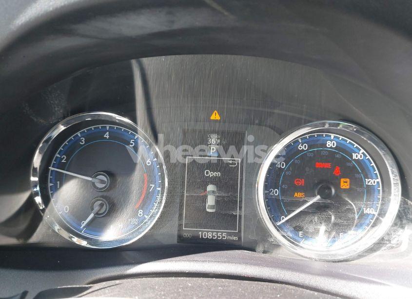 Photo 7 of 2018 Toyota Corolla SE (VIN 2T1BURHE8JC978108)