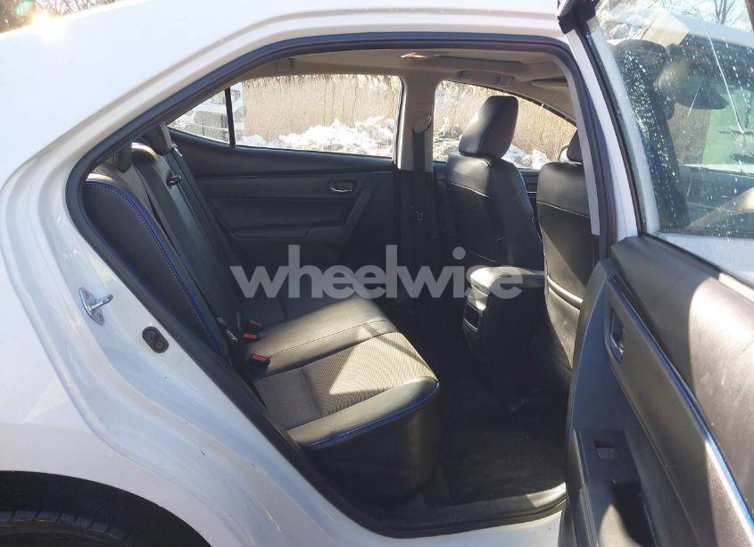 Photo 8 of 2018 Toyota Corolla SE (VIN 2T1BURHE8JC978108)