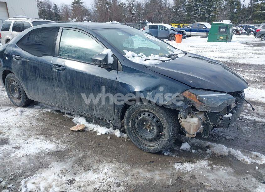 2018 Toyota Corolla LE (VIN 2T1BURHE8JC980330) main photo
