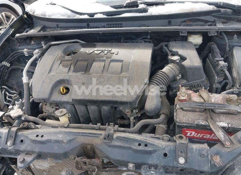 Photo 10 of 2018 Toyota Corolla LE (VIN 2T1BURHE8JC980330)