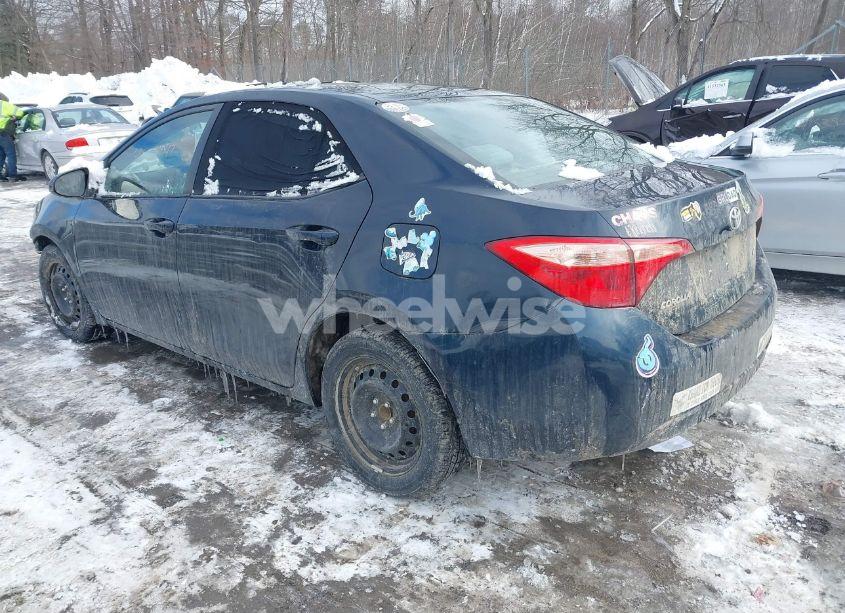 Photo 3 of 2018 Toyota Corolla LE (VIN 2T1BURHE8JC980330)