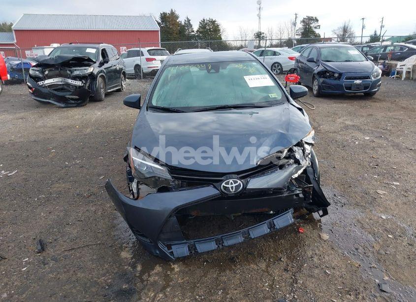 Photo 12 of 2018 Toyota Corolla LE (VIN 2T1BURHE8JC980781)