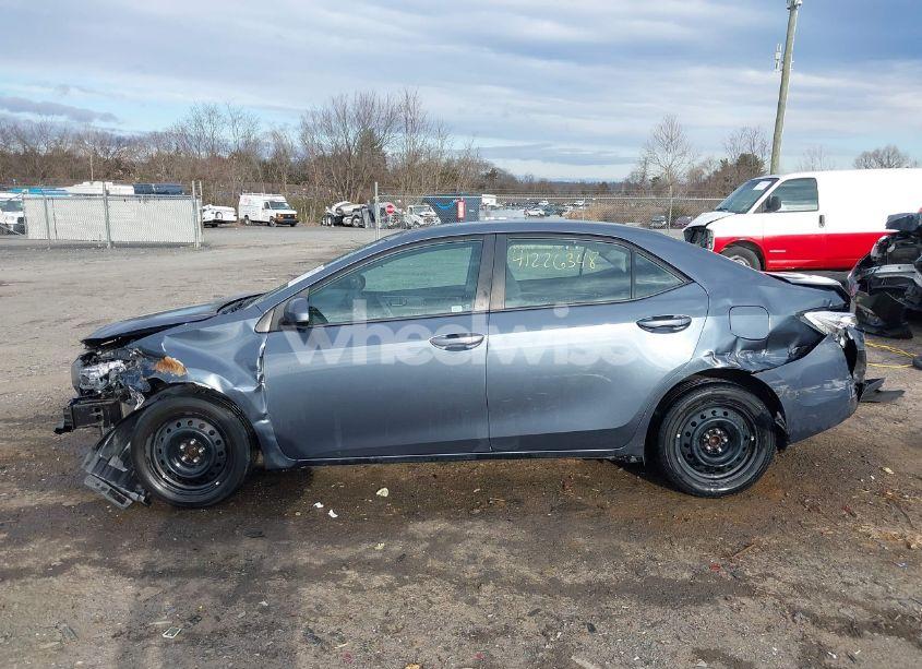 Photo 14 of 2018 Toyota Corolla LE (VIN 2T1BURHE8JC980781)