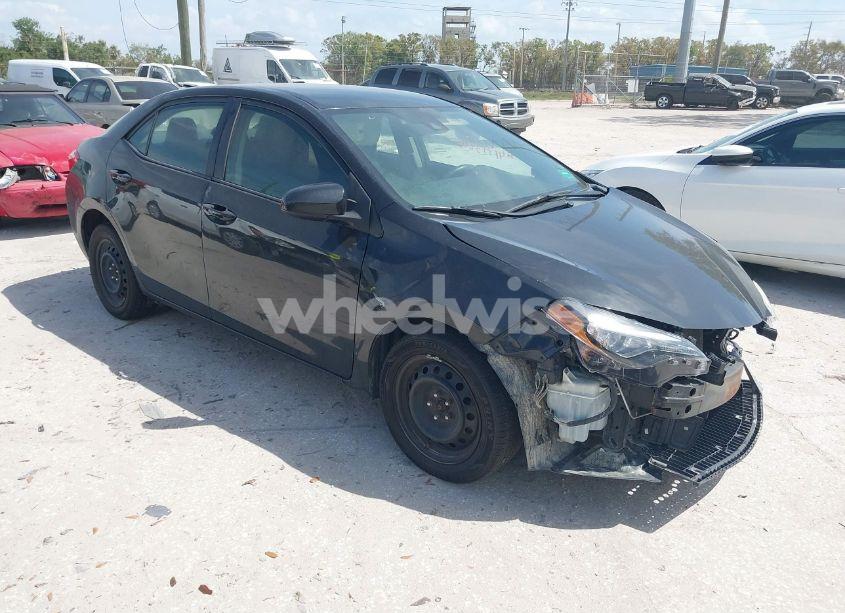 2018 Toyota Corolla LE (VIN 2T1BURHE8JC988573) main photo