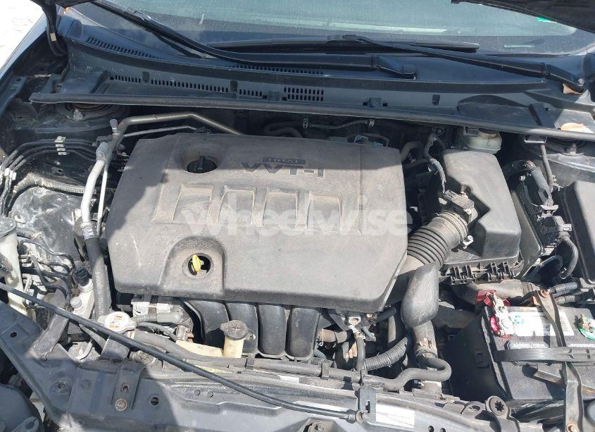 Photo 10 of 2018 Toyota Corolla LE (VIN 2T1BURHE8JC988573)