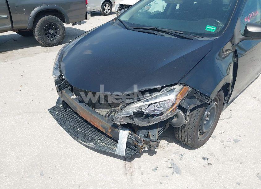 Photo 6 of 2018 Toyota Corolla LE (VIN 2T1BURHE8JC988573)