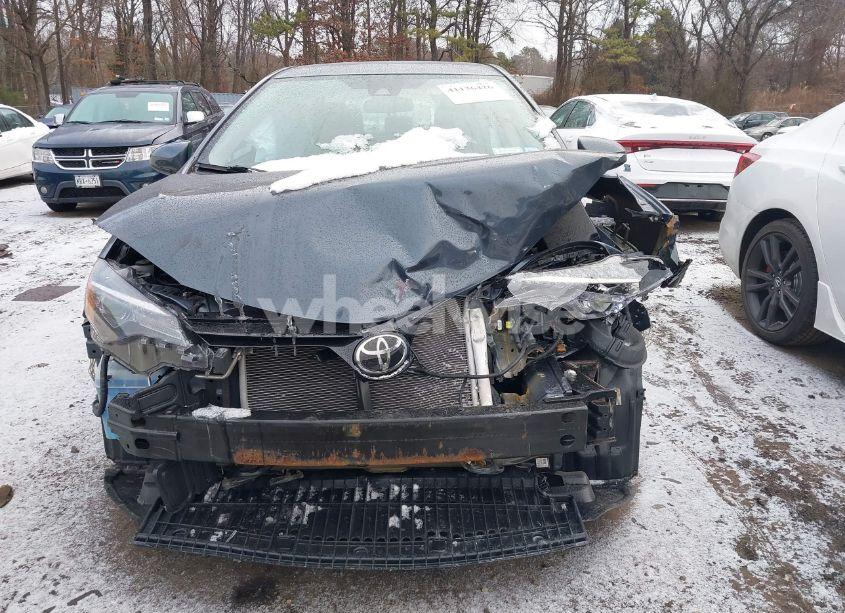 Photo 11 of 2018 Toyota Corolla LE (VIN 2T1BURHE8JC993434)