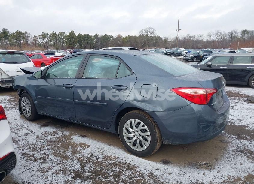 Photo 13 of 2018 Toyota Corolla LE (VIN 2T1BURHE8JC993434)