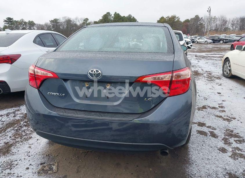Photo 15 of 2018 Toyota Corolla LE (VIN 2T1BURHE8JC993434)