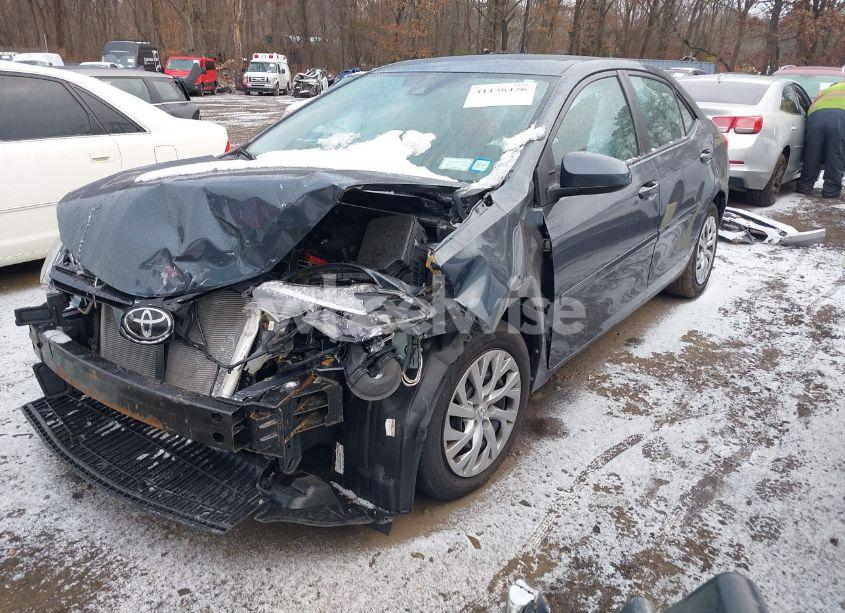 Photo 6 of 2018 Toyota Corolla LE (VIN 2T1BURHE8JC993434)