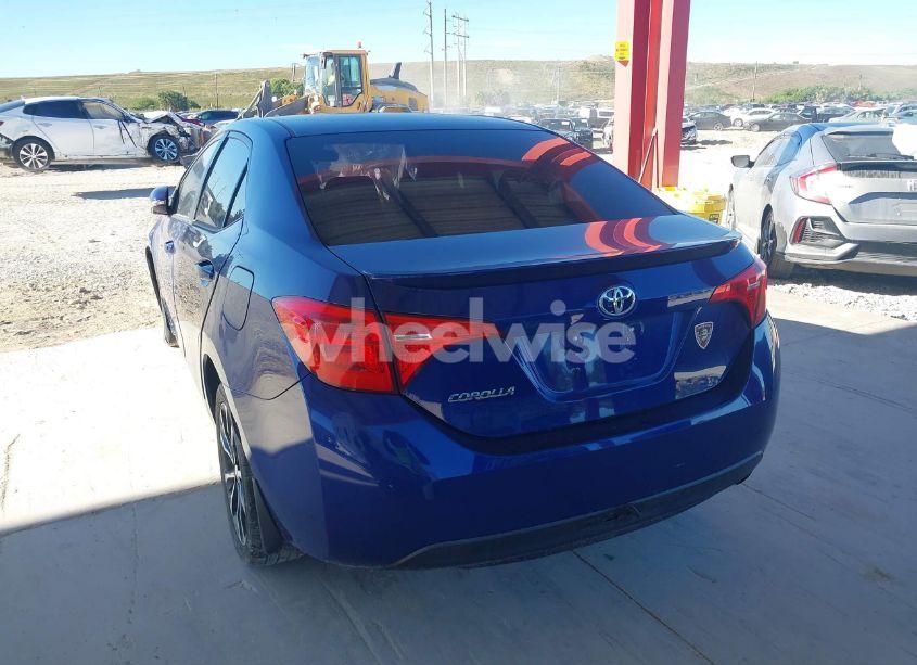 Photo 3 of 2019 Toyota Corolla SE (VIN 2T1BURHE8KC130022)