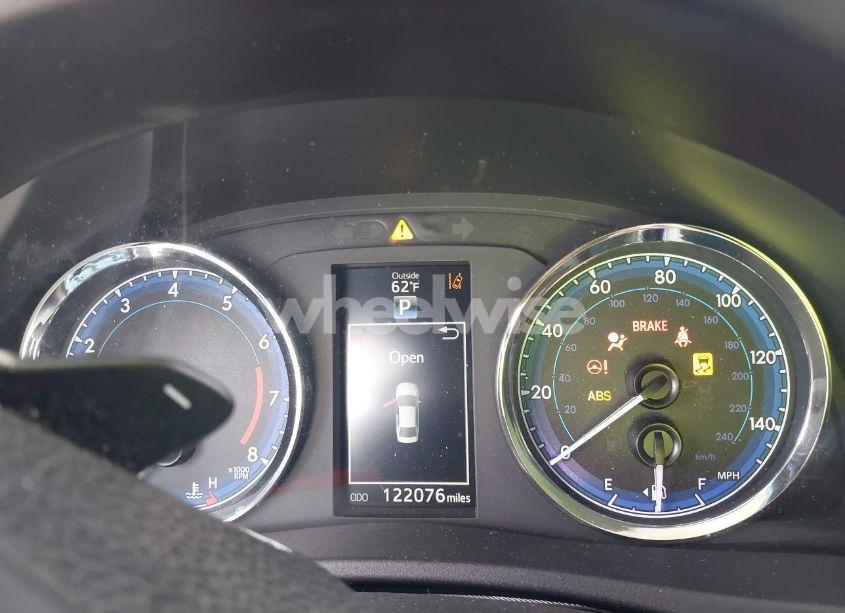 Photo 7 of 2019 Toyota Corolla SE (VIN 2T1BURHE8KC130022)