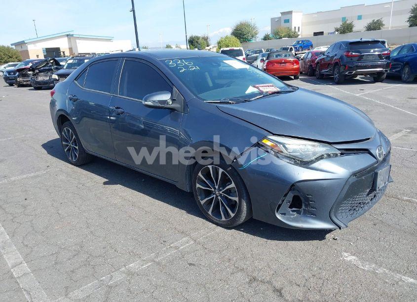 2019 Toyota Corolla SE (VIN 2T1BURHE8KC156068) main photo