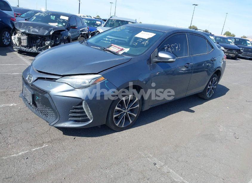 Photo 2 of 2019 Toyota Corolla SE (VIN 2T1BURHE8KC156068)
