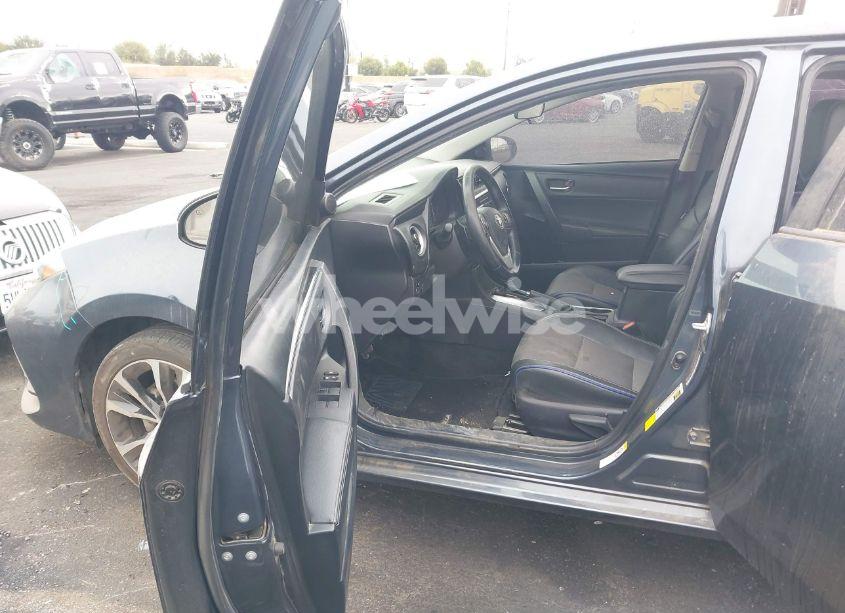 Photo 5 of 2019 Toyota Corolla SE (VIN 2T1BURHE8KC156068)