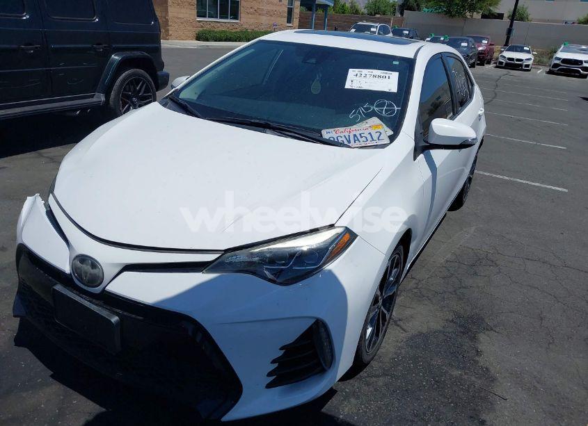Photo 2 of 2019 Toyota Corolla SE (VIN 2T1BURHE8KC166924)