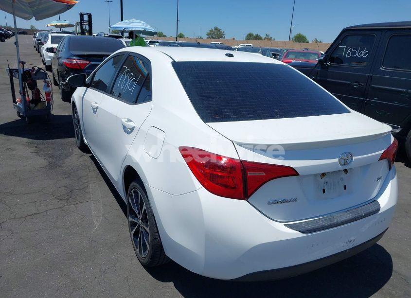 Photo 3 of 2019 Toyota Corolla SE (VIN 2T1BURHE8KC166924)