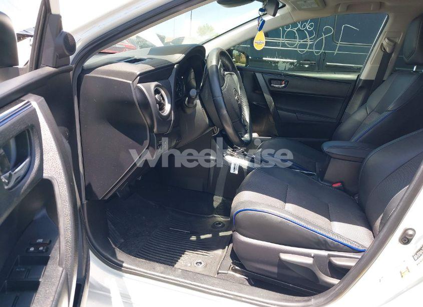 Photo 5 of 2019 Toyota Corolla SE (VIN 2T1BURHE8KC166924)