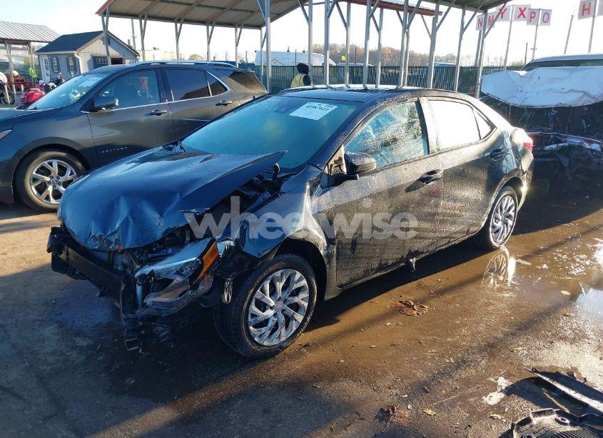 Photo 2 of 2019 Toyota Corolla LE (VIN 2T1BURHE8KC167359)