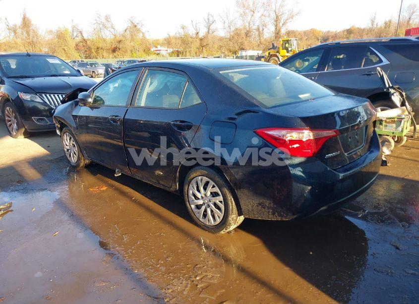 Photo 3 of 2019 Toyota Corolla LE (VIN 2T1BURHE8KC167359)