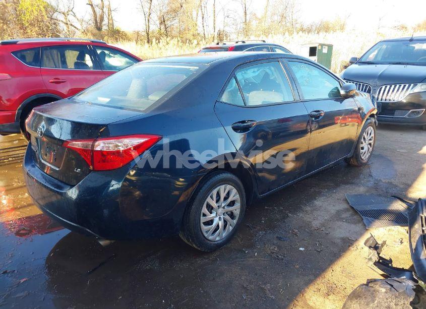 Photo 4 of 2019 Toyota Corolla LE (VIN 2T1BURHE8KC167359)