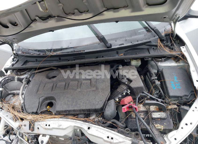 Photo 10 of 2019 Toyota Corolla LE (VIN 2T1BURHE8KC170584)