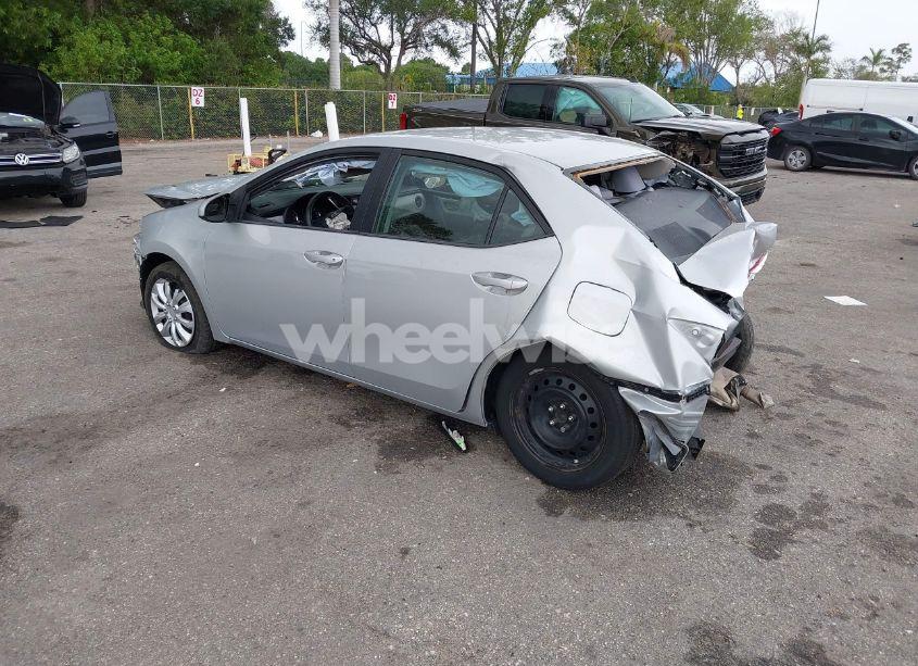 Photo 3 of 2019 Toyota Corolla LE (VIN 2T1BURHE8KC170584)