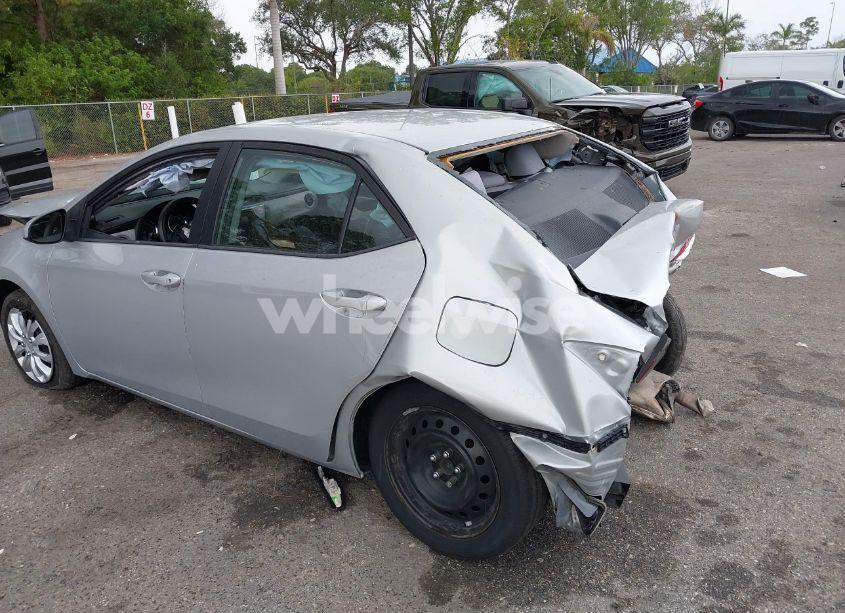 Photo 6 of 2019 Toyota Corolla LE (VIN 2T1BURHE8KC170584)