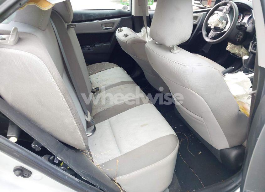 Photo 8 of 2019 Toyota Corolla LE (VIN 2T1BURHE8KC170584)