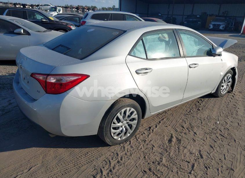 Photo 4 of 2019 Toyota Corolla LE (VIN 2T1BURHE8KC172657)