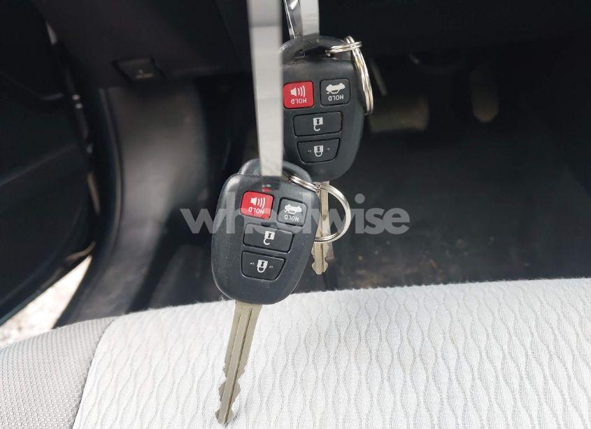 Photo 11 of 2019 Toyota Corolla LE (VIN 2T1BURHE8KC172772)