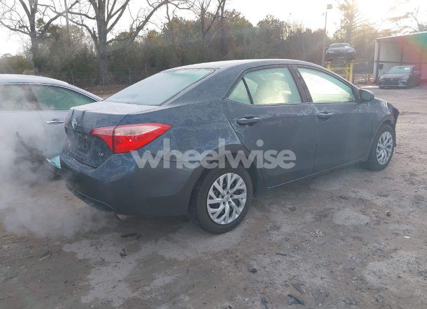 Photo 4 of 2019 Toyota Corolla LE (VIN 2T1BURHE8KC172772)