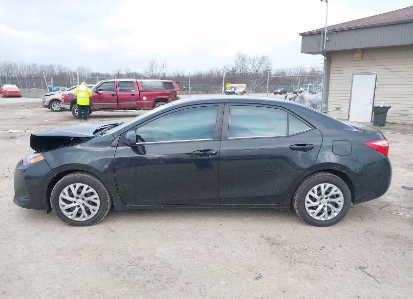 Photo 14 of 2019 Toyota Corolla LE (VIN 2T1BURHE8KC181536)