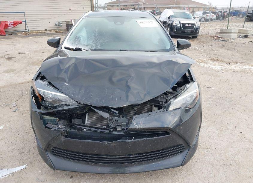 Photo 6 of 2019 Toyota Corolla LE (VIN 2T1BURHE8KC181536)