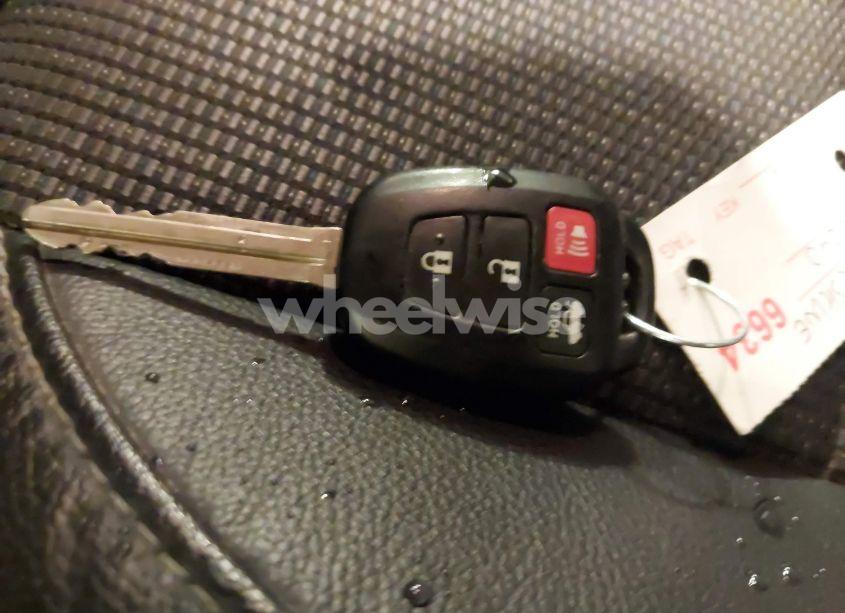 Photo 11 of 2019 Toyota Corolla SE (VIN 2T1BURHE8KC184470)