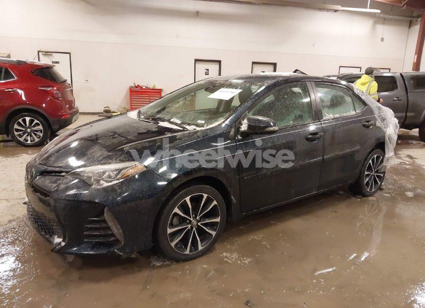 Photo 2 of 2019 Toyota Corolla SE (VIN 2T1BURHE8KC184470)