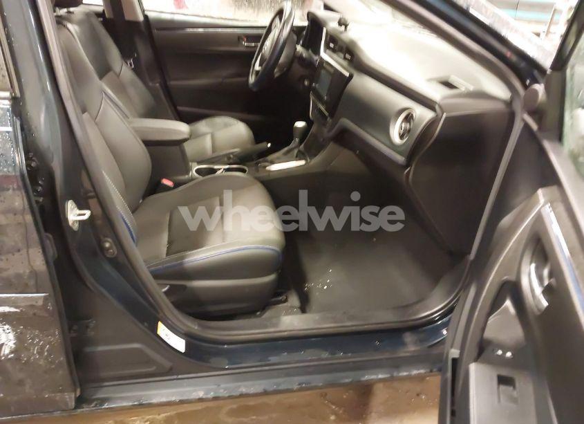 Photo 5 of 2019 Toyota Corolla SE (VIN 2T1BURHE8KC184470)