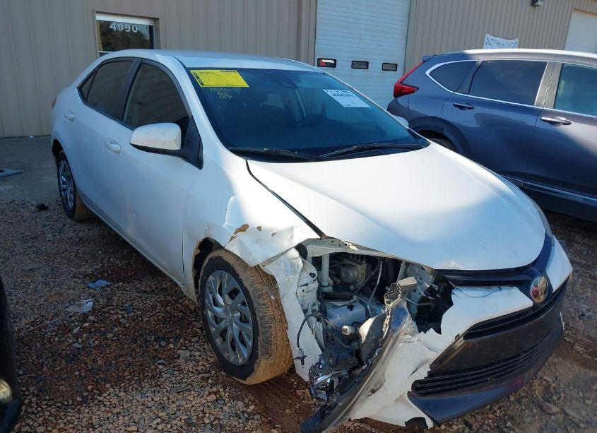 2019 Toyota Corolla LE (VIN 2T1BURHE8KC203468) main photo