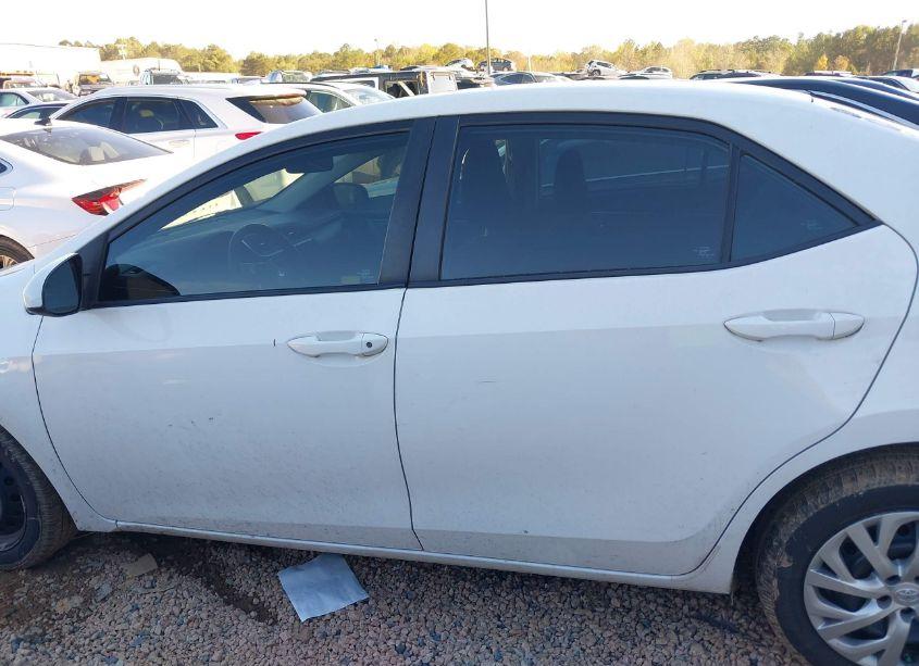 Photo 14 of 2019 Toyota Corolla LE (VIN 2T1BURHE8KC203468)