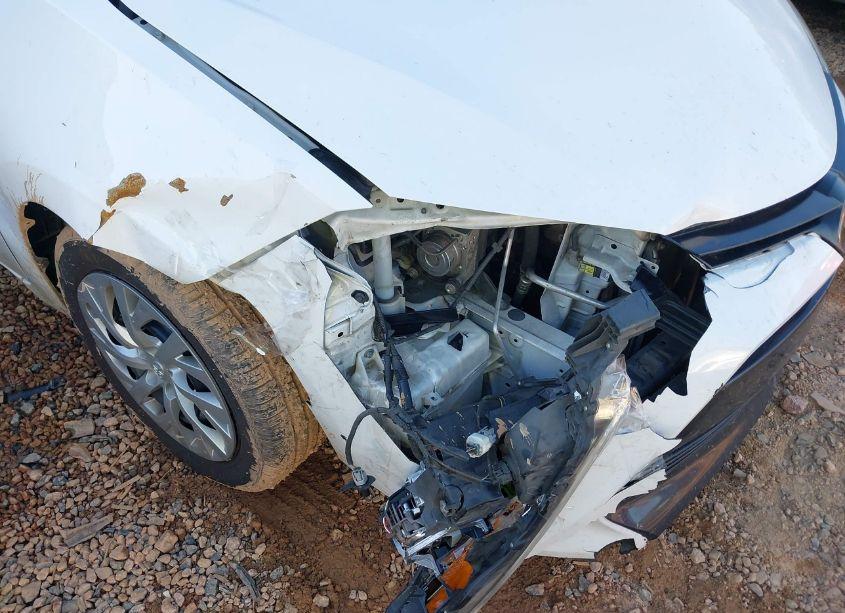 Photo 6 of 2019 Toyota Corolla LE (VIN 2T1BURHE8KC203468)