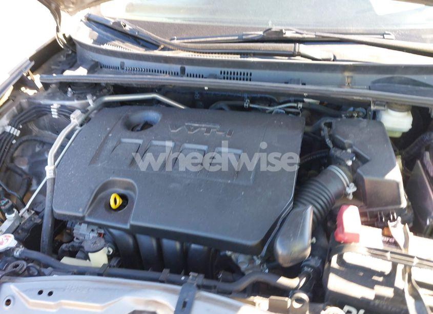 Photo 10 of 2019 Toyota Corolla LE (VIN 2T1BURHE8KC210629)