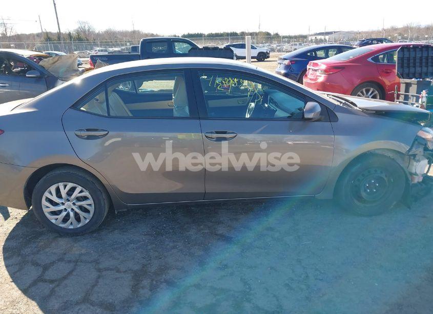 Photo 14 of 2019 Toyota Corolla LE (VIN 2T1BURHE8KC210629)