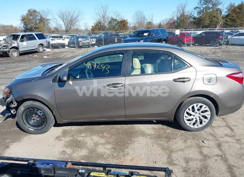 Photo 15 of 2019 Toyota Corolla LE (VIN 2T1BURHE8KC210629)